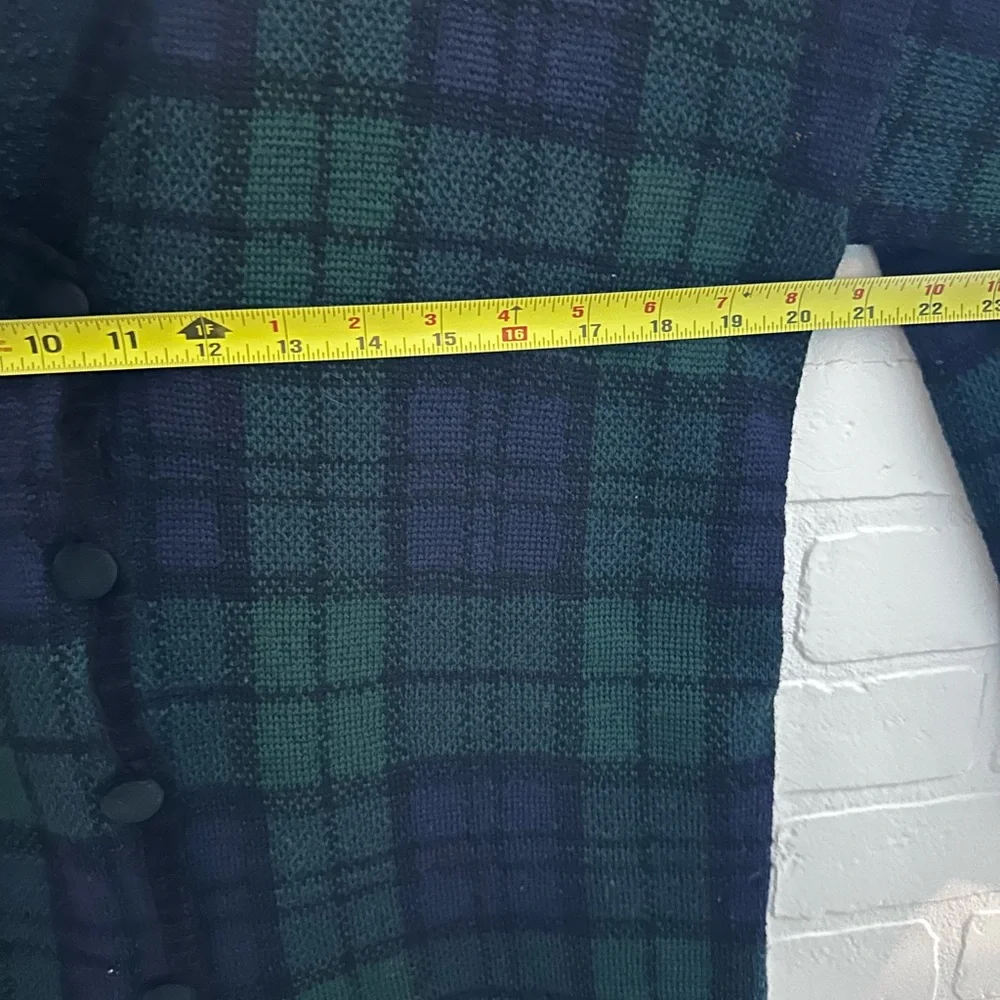 Vintage Pendleton Women's Navy/Green Plaid Wool Cardigan Sweater - Green/Navy - Picture 4 of 5